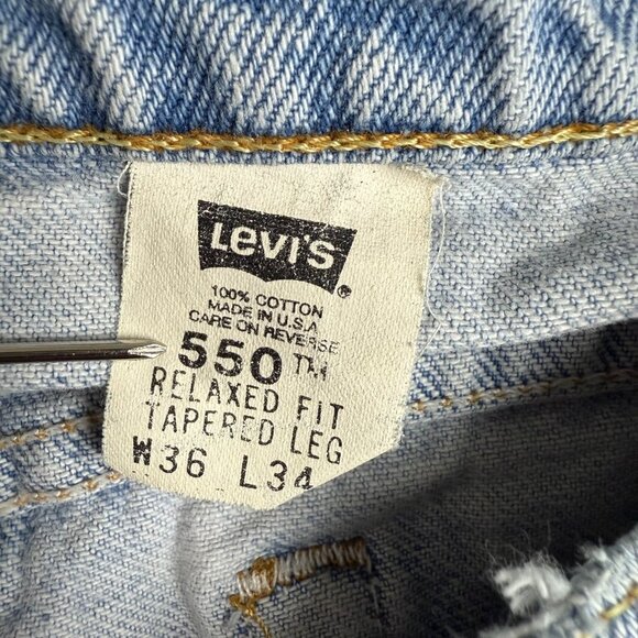 VTG Levi's Shorts Women's 32" x 3" Jeans 90's Denim Cut Off High Waist - Picture 4 of 7